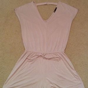 KRISA WOMENS SMALL ROMPER PINK SHORT SLEEVE